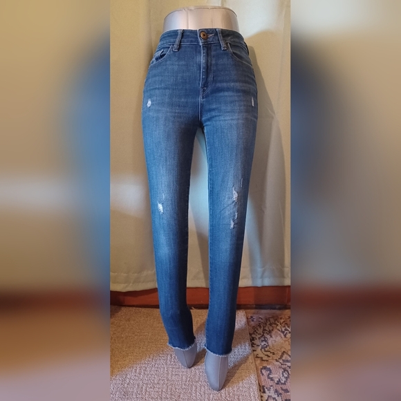 🍒 DL1961 Ryan High-rise Blade Distressed Denim Jeans - Picture 1 of 9